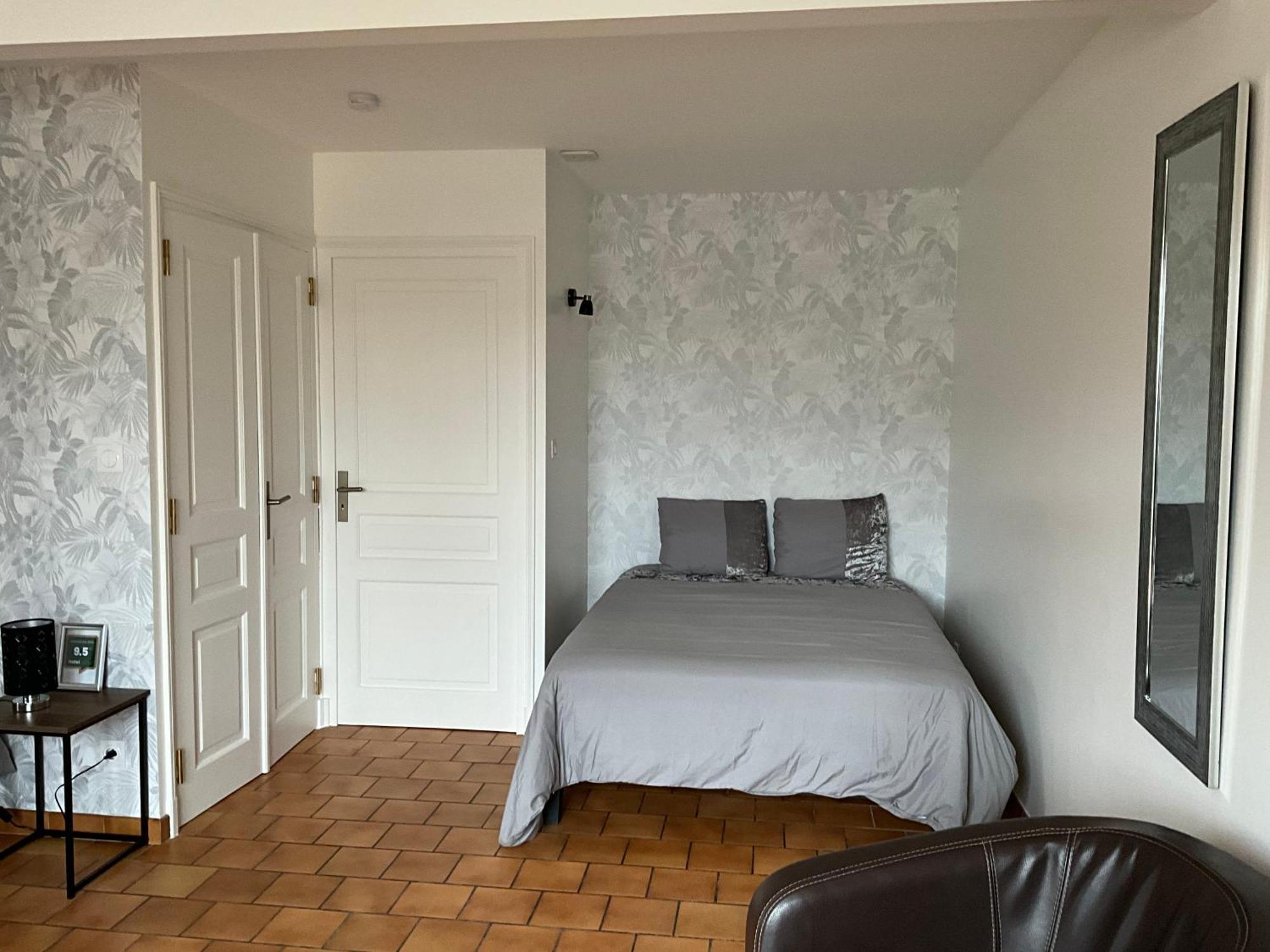 Parc De La Charmille Bed & Breakfast